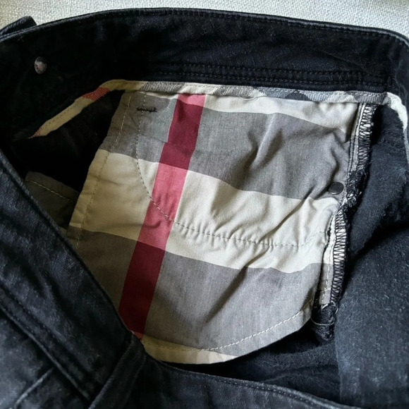 Stylish Women's Gray and Black Jeans - Picture 14 of 16